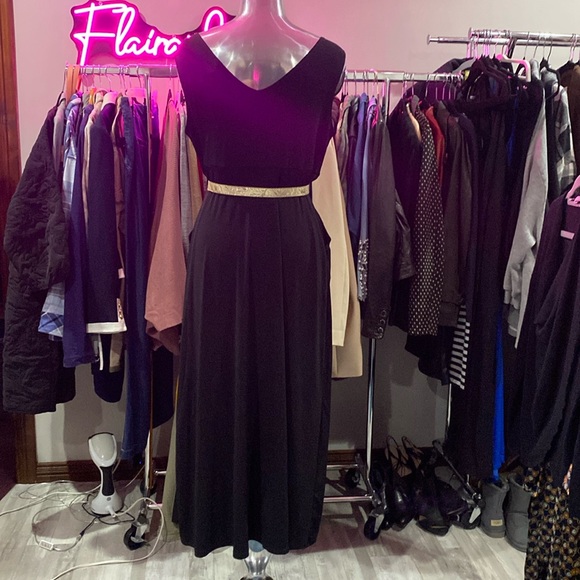 Kim & Co. - Black Maxi - Pockets Ptp 22 To 24”- no belt - Picture 5 of 6